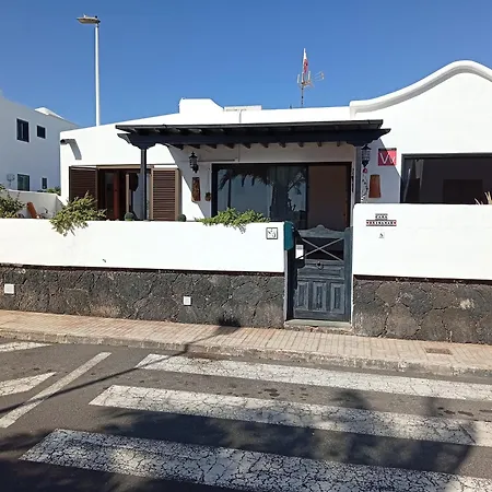 Tatil Evi Casa Brisamar , Private Sea View House In Puerto del Carmen (Lanzarote)